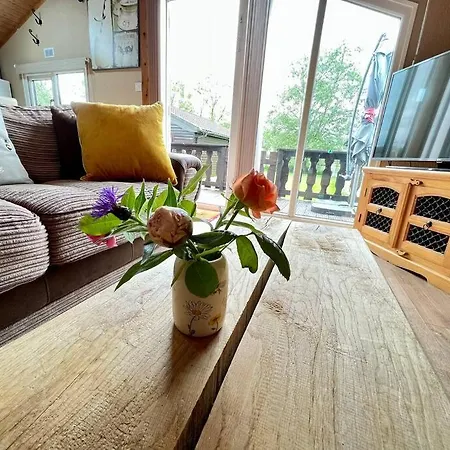 Bumble Bee Cabin South Cerney Exterior photo