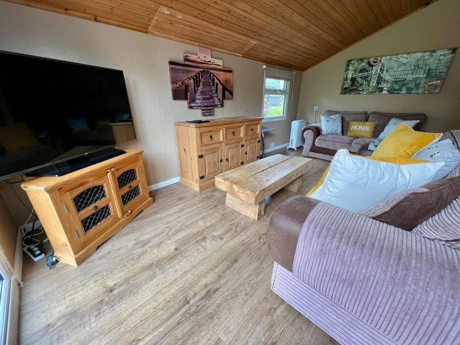 Bumble Bee Chalet *