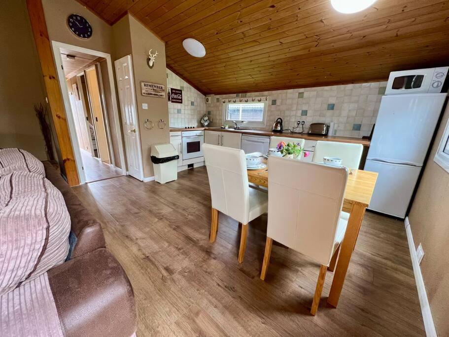 Chalet Bumble Bee