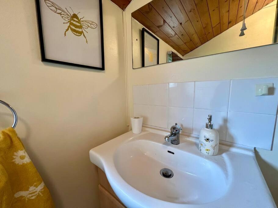 Bumble Bee Chalet